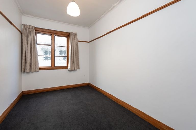 Photo of property in Ionian Flats, 123-125 Brougham Street, Mount Victoria, Wellington, 6011