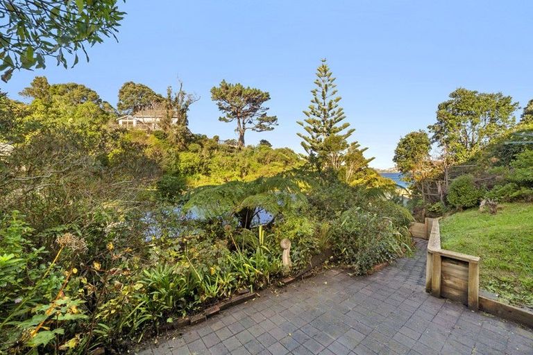 Photo of property in 11 Rangiora Avenue, Kaiwharawhara, Wellington, 6035