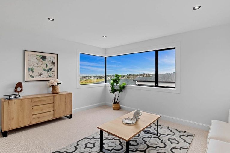 Photo of property in 54 Wainui Road, Silverdale, 0932