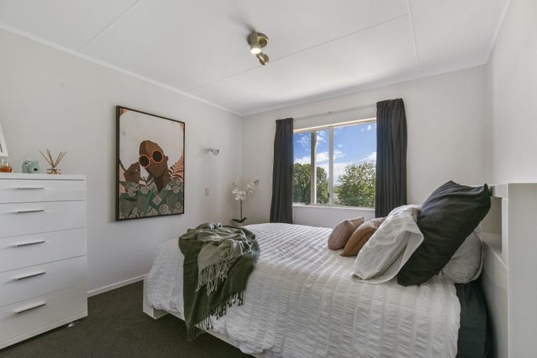 Photo of property in 15 Dalwhinnie Parade, Highland Park, Auckland, 2010