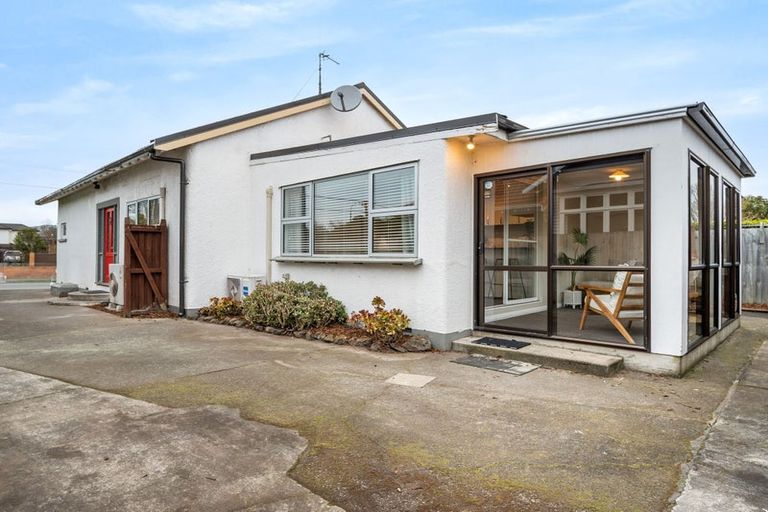 Photo of property in 17 Ensors Road, Opawa, Christchurch, 8023