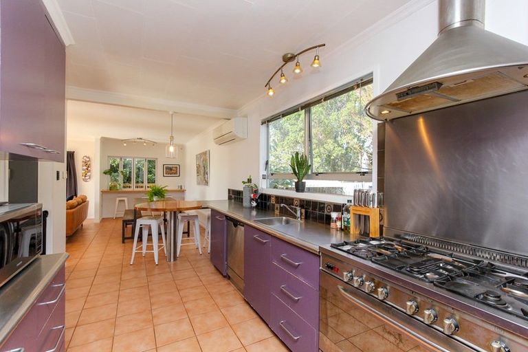 Photo of property in 13 Carlton Terrace, Westown, New Plymouth, 4310