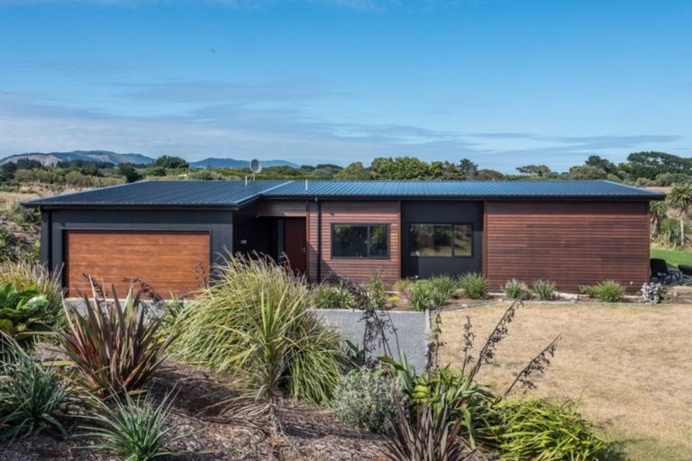 Photo of property in 27 Pingao Lane, Peka Peka, Waikanae, 5391