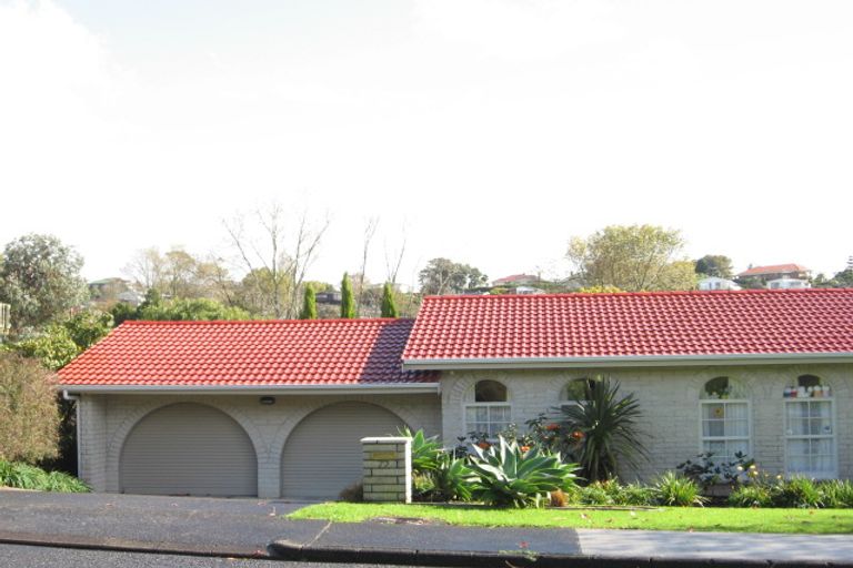 Photo of property in 72 Cheriton Road, Mellons Bay, Auckland, 2014
