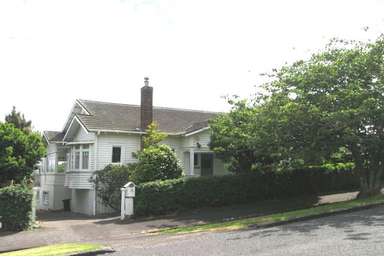 Photo of property in 2 Rahiri Road, Mount Eden, Auckland, 1024