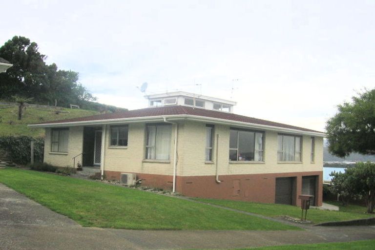 Photo of property in 38 Dowse Drive, Maungaraki, Lower Hutt, 5010