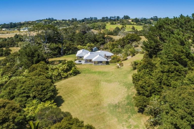 Photo of property in 106 Vaughans Road, Long Bay, Albany, 0792