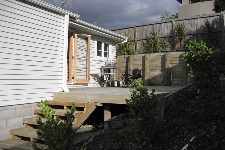 Photo of property in 5 Don Croot Street, Morningside, Auckland, 1021