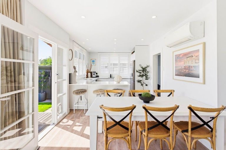 Photo of property in 17 Wycolla Avenue, Saint Clair, Dunedin, 9012