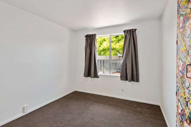 Photo of property in 4 Portnall Place, Parklands, Christchurch, 8083