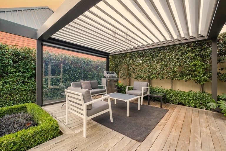 Photo of property in 2/77a Hinau Street, Riccarton, Christchurch, 8041