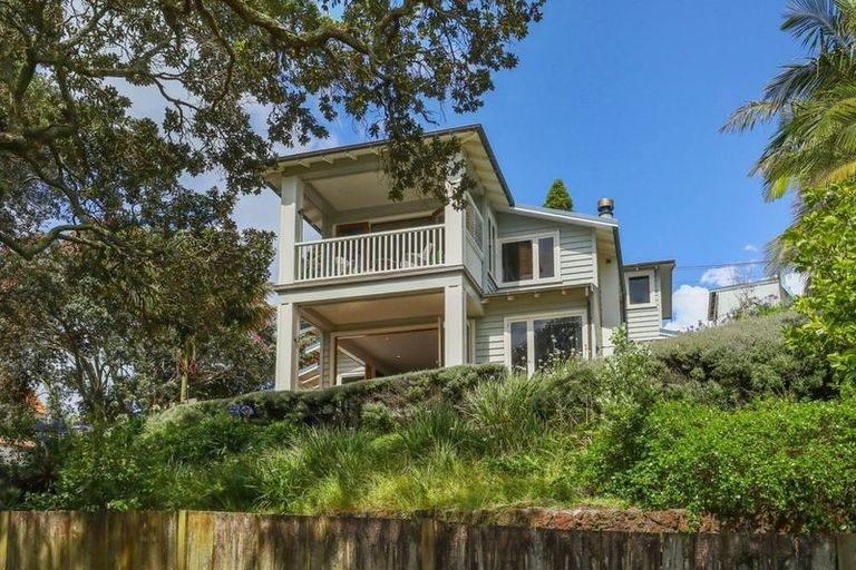 Photo of property in 16 Joan Street, Point Chevalier, Auckland, 1022