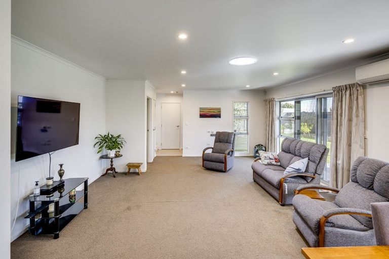 Photo of property in 4 Mcnaughton Place, Onekawa, Napier, 4110
