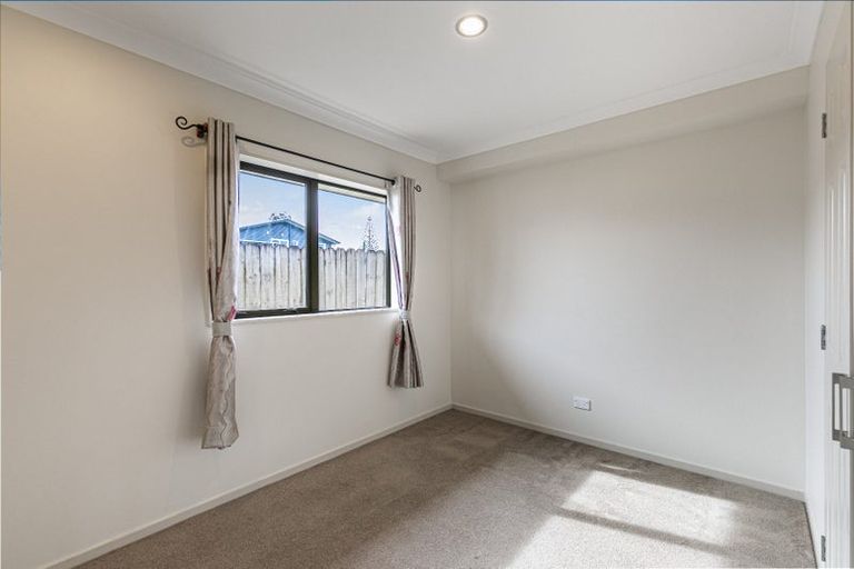 Photo of property in 114a Ti Rakau Drive, Pakuranga, Auckland, 2010