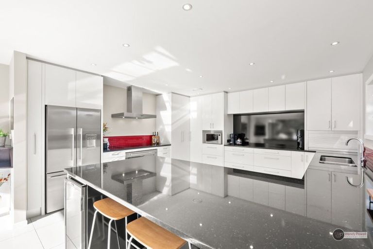 Photo of property in 67 Mount Marua Way, Timberlea, Upper Hutt, 5018