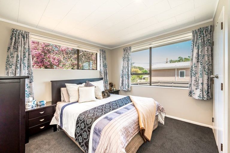 Photo of property in 3 Atua Street, Waikanae Beach, Waikanae, 5036