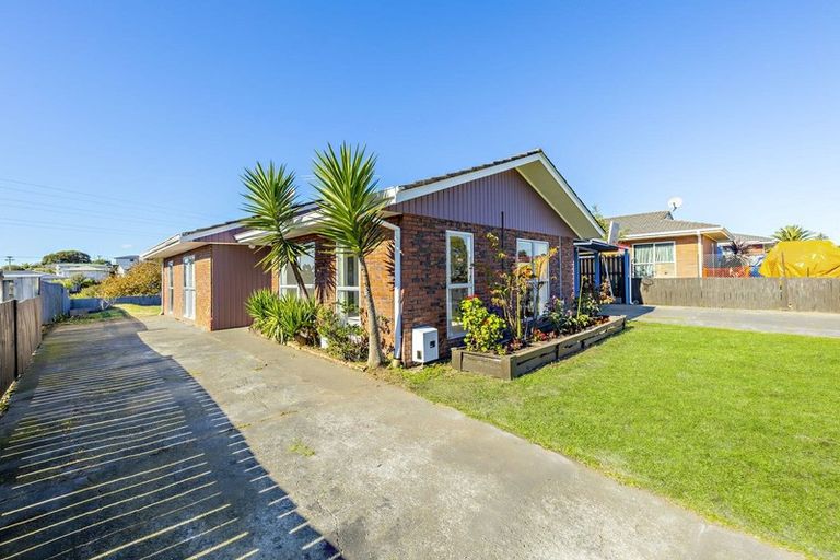 Photo of property in 68 Chelburn Crescent, Mangere East, Auckland, 2024