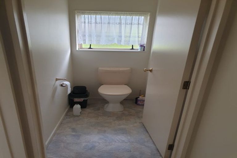 Photo of property in 18 Villa Grove, Paraparaumu, 5032