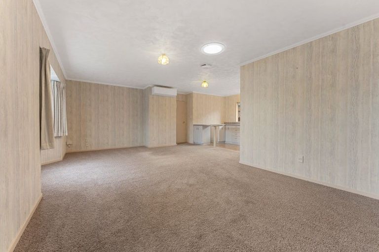 Photo of property in 6 Surrey Lane, Levin, 5510