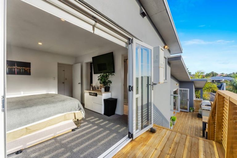 Photo of property in 20 Admirals Court Drive, Greenhithe, Auckland, 0632
