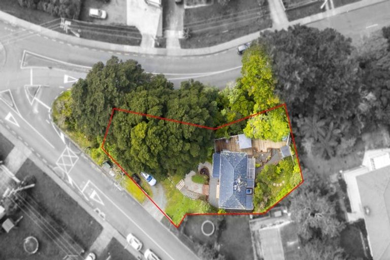 Photo of property in 1 Wyndham Road, Pinehaven, Upper Hutt, 5019