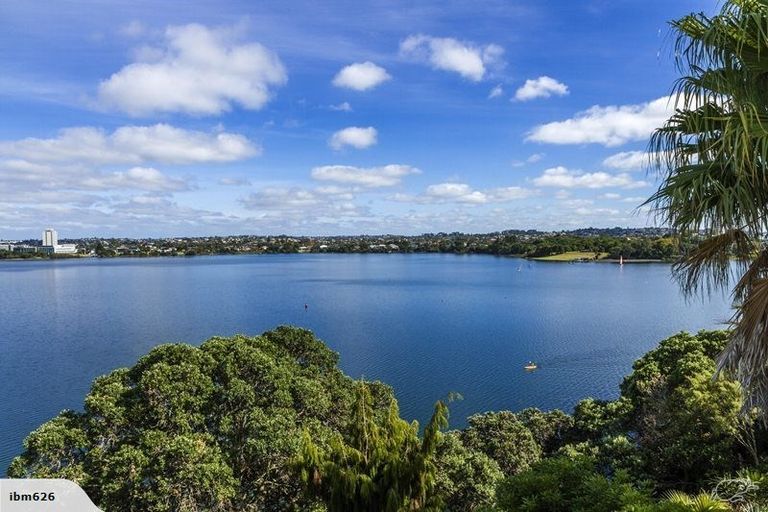 Photo of property in 1/198 Hurstmere Road, Takapuna, Auckland, 0622