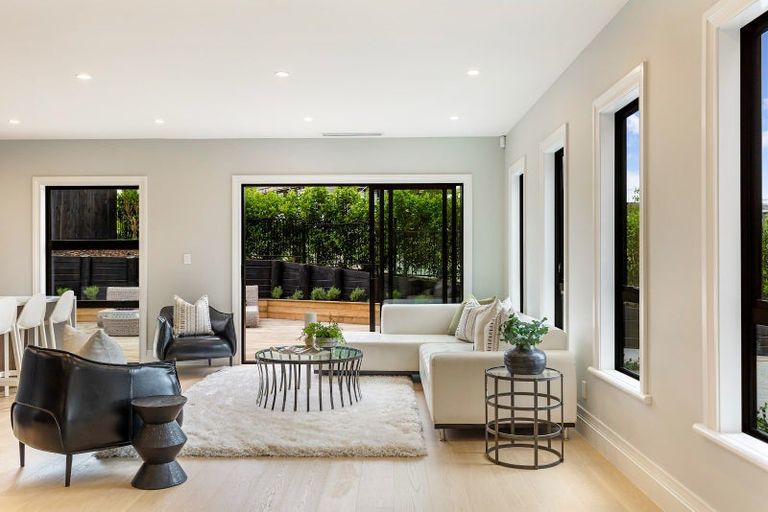 Photo of property in 17 Arawaru Avenue, Wainui, 0992