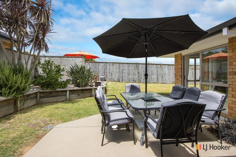 Photo of property in 14 Reo Crescent, Waihi Beach, 3611