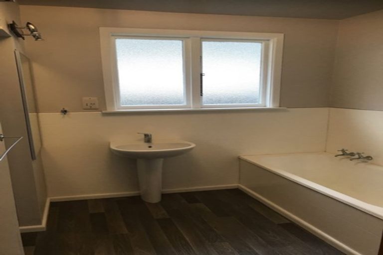 Photo of property in 63 Sevenoaks Drive, Bryndwr, Christchurch, 8053