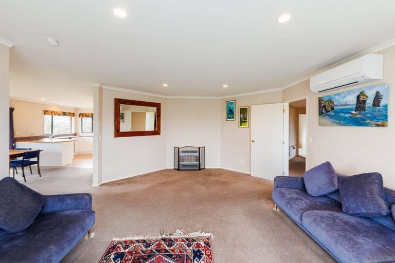 Photo of property in 1 Alpine Grove, Kelvin Grove, Palmerston North, 4414