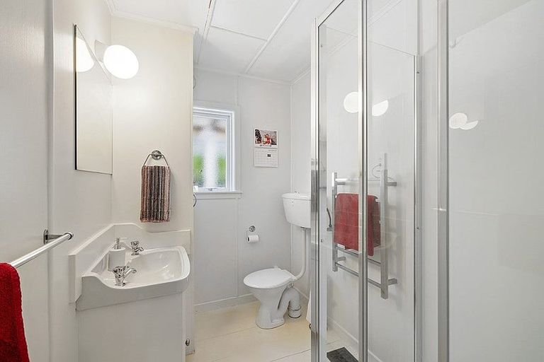 Photo of property in 72 Cutfield Road, New Plymouth, 4310