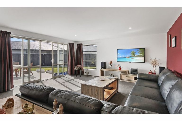 Photo of property in 32 Sutherland Drive, Kaiapoi, 7630