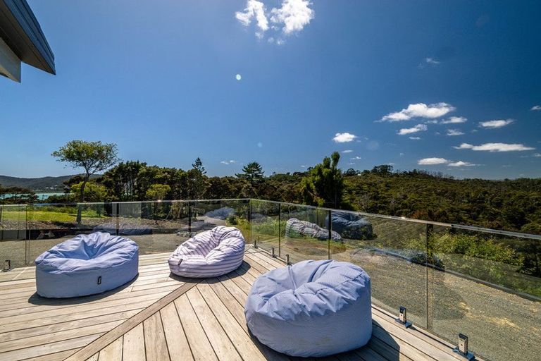 Photo of property in 77 Te Wahapu Road, Russell, 0272