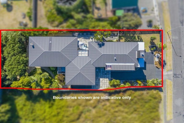 Photo of property in 4 Frances Street, Waikanae Beach, Waikanae, 5036