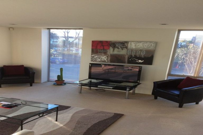 Photo of property in 33c Cranmer Square, Christchurch Central, Christchurch, 8013