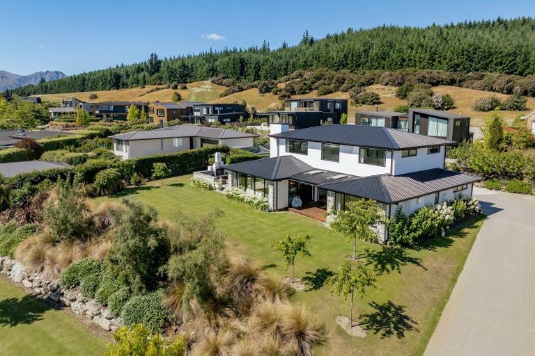 Photo of property in 5 Clearview Street, Wanaka, 9305