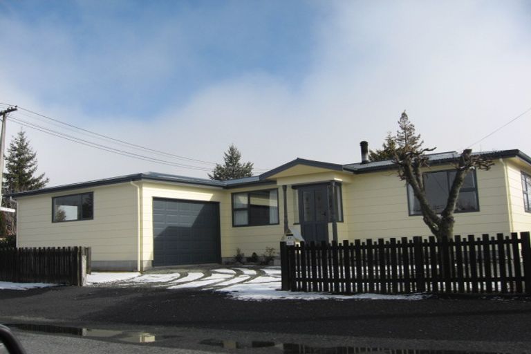 Photo of property in 40 Jollie Road, Twizel, 7901