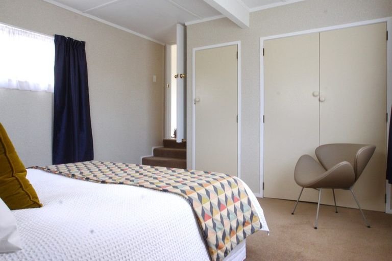 Photo of property in 42 Elliston Crescent, Stanmore Bay, Whangaparaoa, 0932