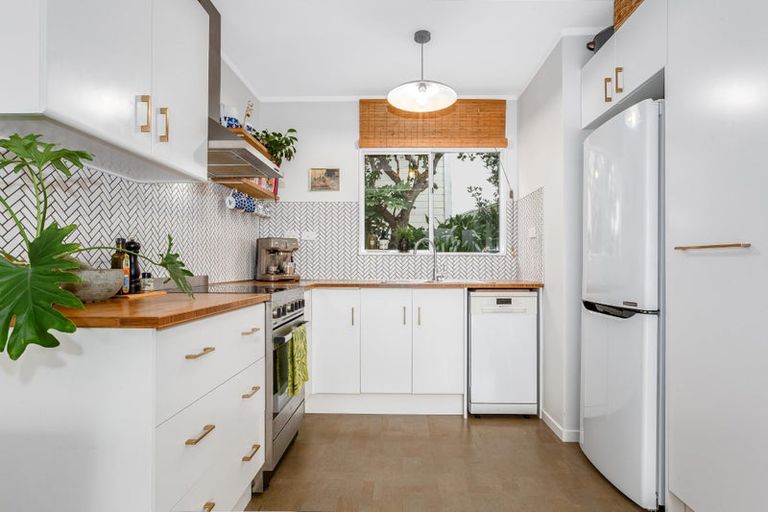 Photo of property in 59b Volga Street, Island Bay, Wellington, 6023