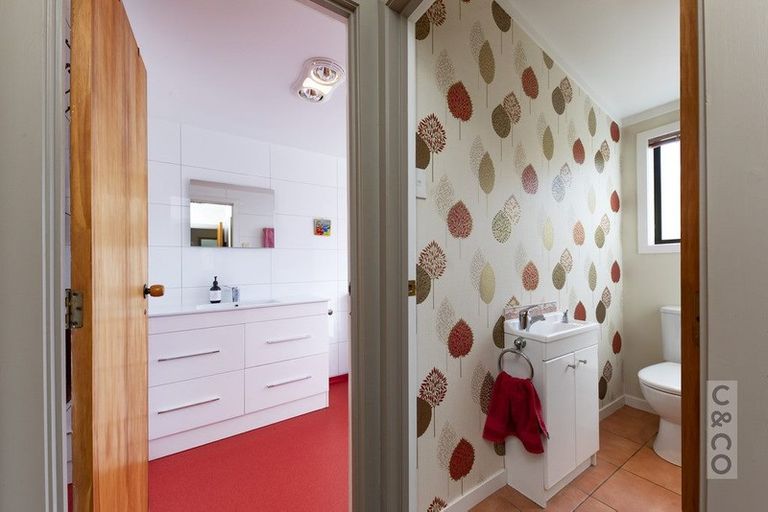 Photo of property in 18 Tapu Road, Huapai, Kumeu, 0810