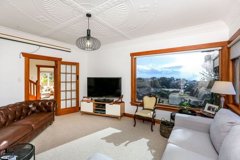 Photo of property in 76 Belt Road, New Plymouth, 4310