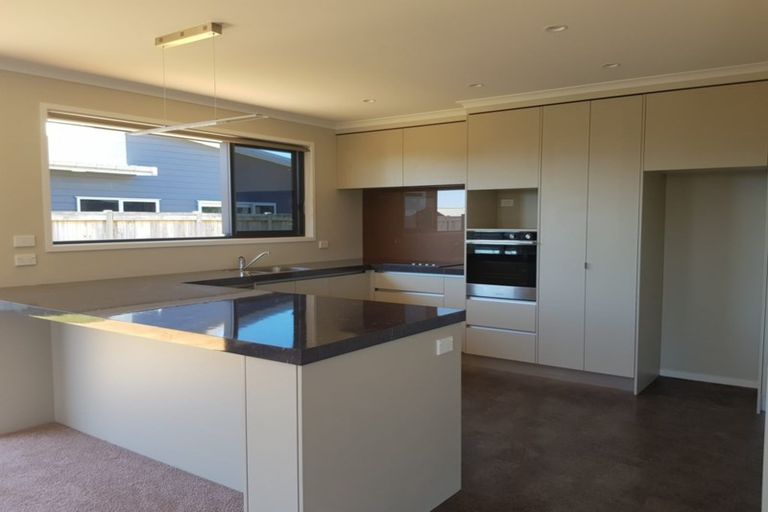 Photo of property in 18 Keene Drive, Bell Block, New Plymouth, 4312