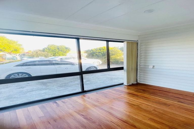 Photo of property in 172 Rangitoto Road, Papatoetoe, Auckland, 2025