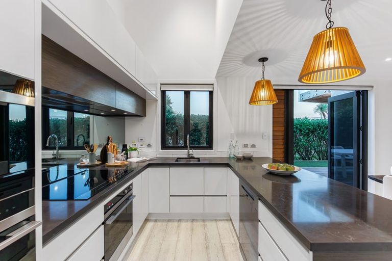 Photo of property in 11 Tuatini Place, Long Bay, Auckland, 0630