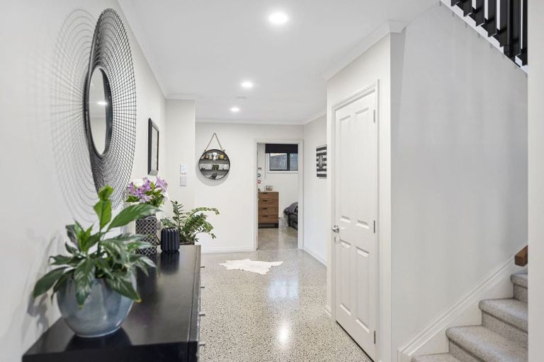 Photo of property in 104c Lake Road, Belmont, Auckland, 0622