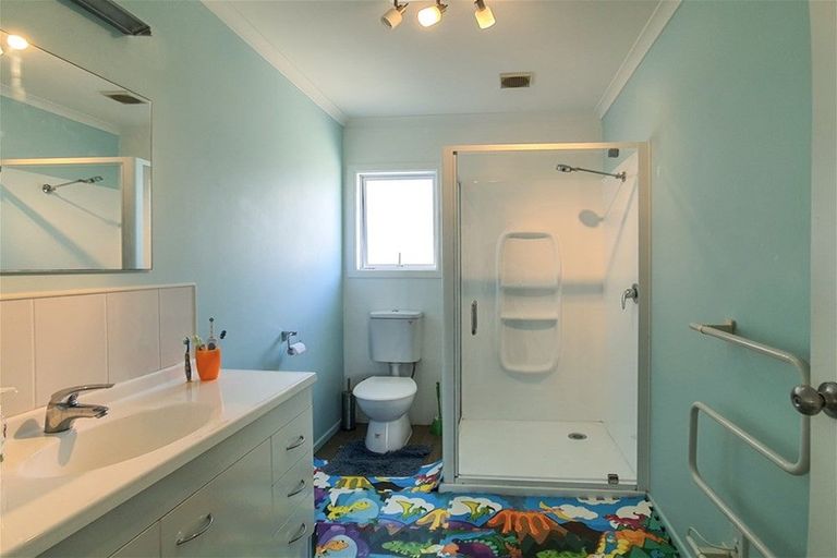 Photo of property in 10 Waterview Place, Haruru, 0204