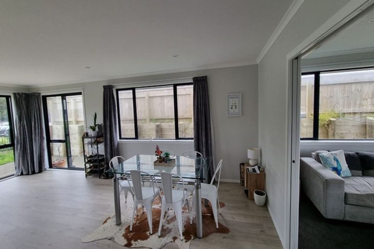 Photo of property in 62 Hokioi Drive, Kenepuru, Porirua, 5022