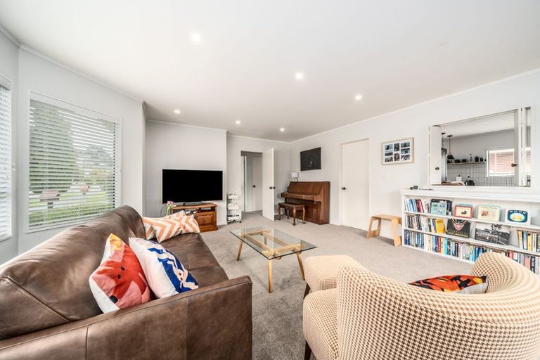 Photo of property in 8 Furlong Crescent, Churton Park, Wellington, 6037