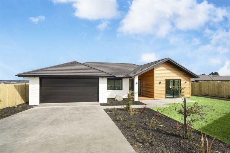 Photo of property in 6 Kapua Crescent, Rototuna North, Hamilton, 3210