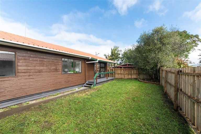 Photo of property in 6/390 West Coast Road, Glen Eden, Auckland, 0602